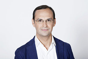Víctor Mora Víctor Mora
