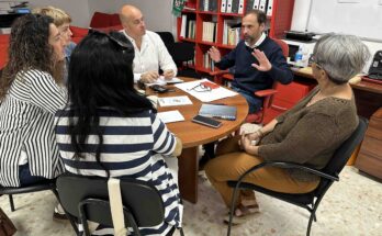 EL PSOE MANTIENE UNA REUNIÓN CON REPRESENTANTES DEL SINDICATO CSIF DE AYUDA A DOMICILIO
